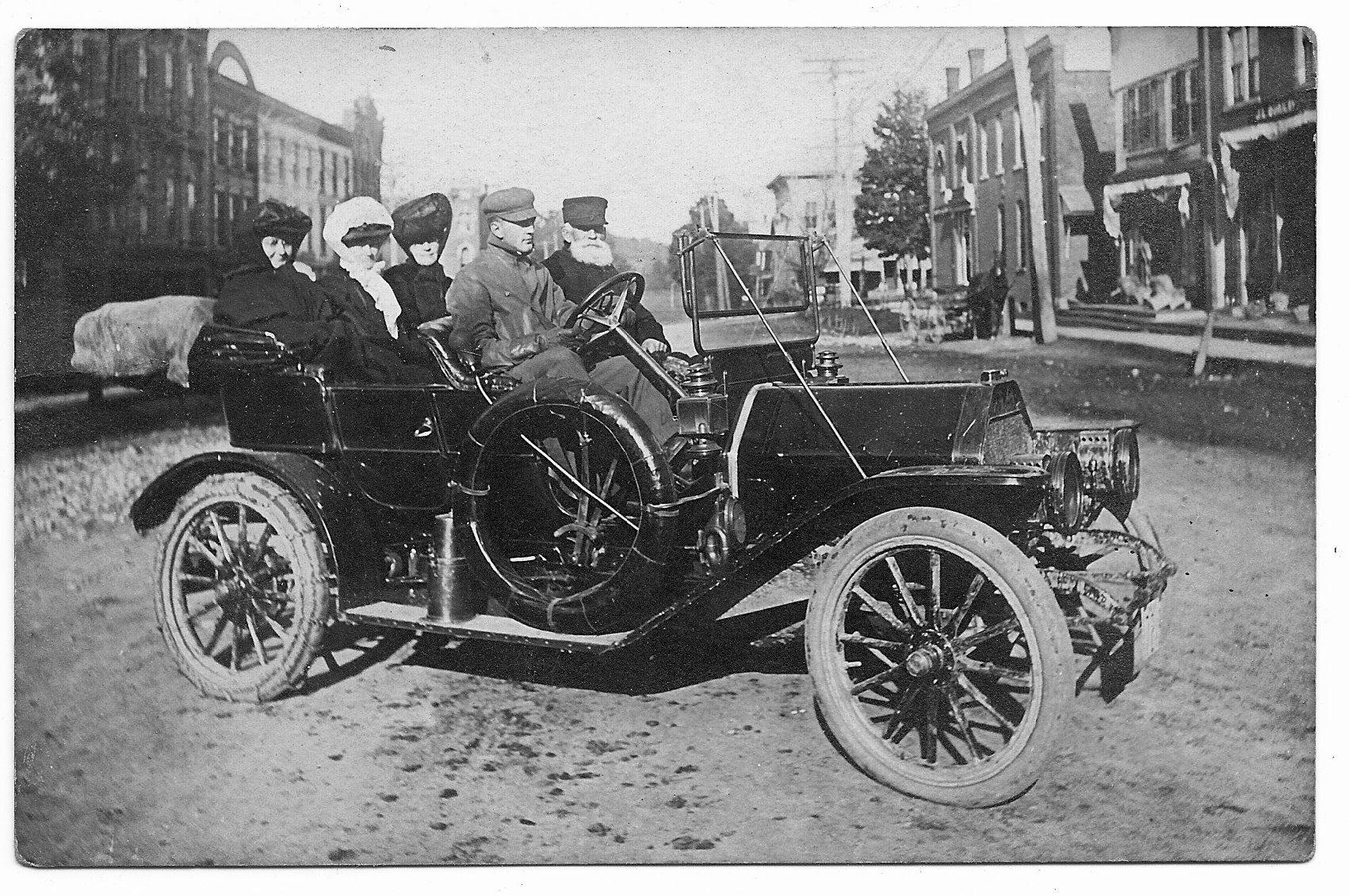 Buttles_Harlow_and_others_jpeg